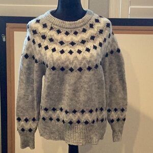 RDI Gray and Black Crew Neck Sweater with Geometric Pattern